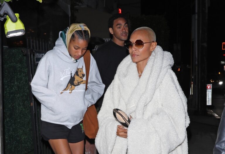 Jada-Pinkett-Smith-Grabs-Dinner-with-Willow-and-Trey-Smith-in-an-Ottolinger-Coat-and-Chloe-Shades-Ge